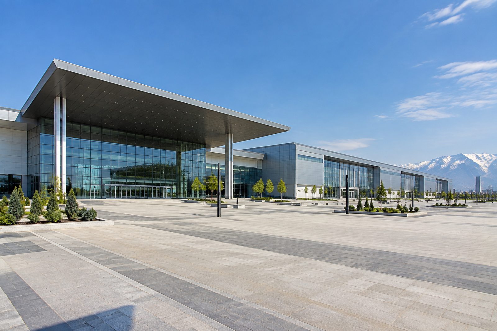 Sehit Omer Halisdemir Indoor Fruit and Vegetable Bazaar